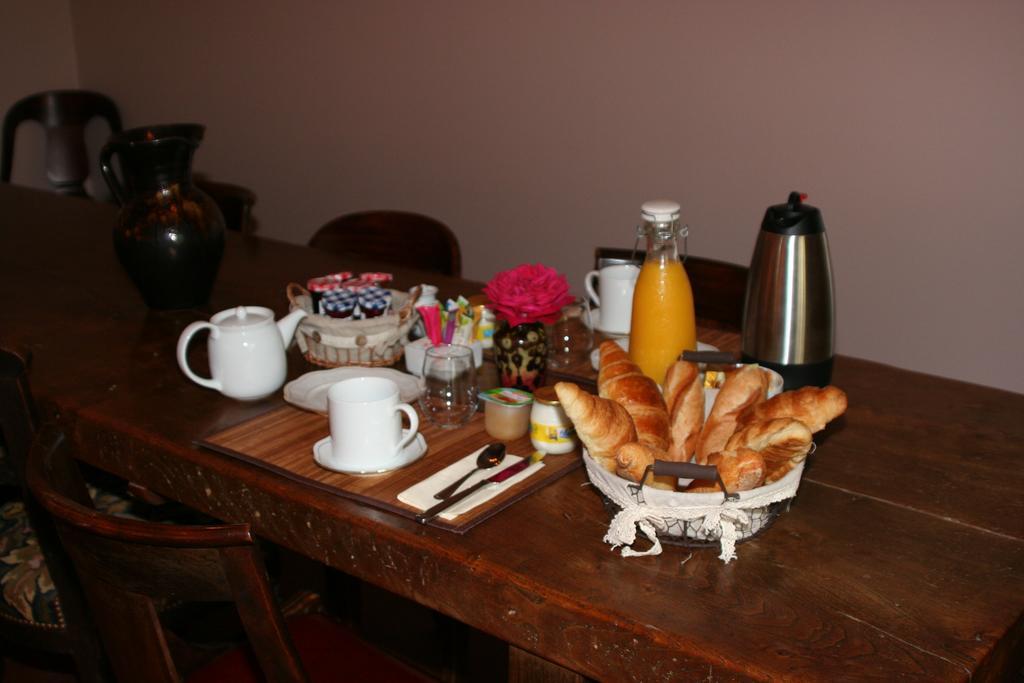 Le Petit Moulin Bed & Breakfast Faverelles Exterior photo